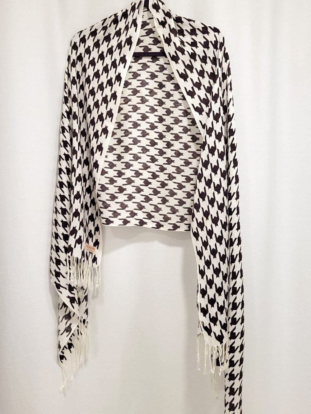 78" long Pashima wrap or scarf with printed Houndstooth pattern